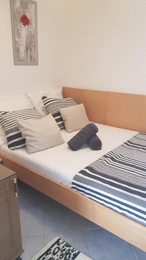 Apartment Simpatico Vir Bagian luar foto
